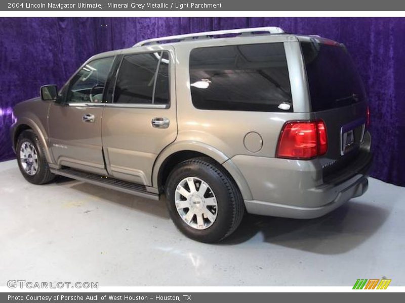 Mineral Grey Metallic / Light Parchment 2004 Lincoln Navigator Ultimate