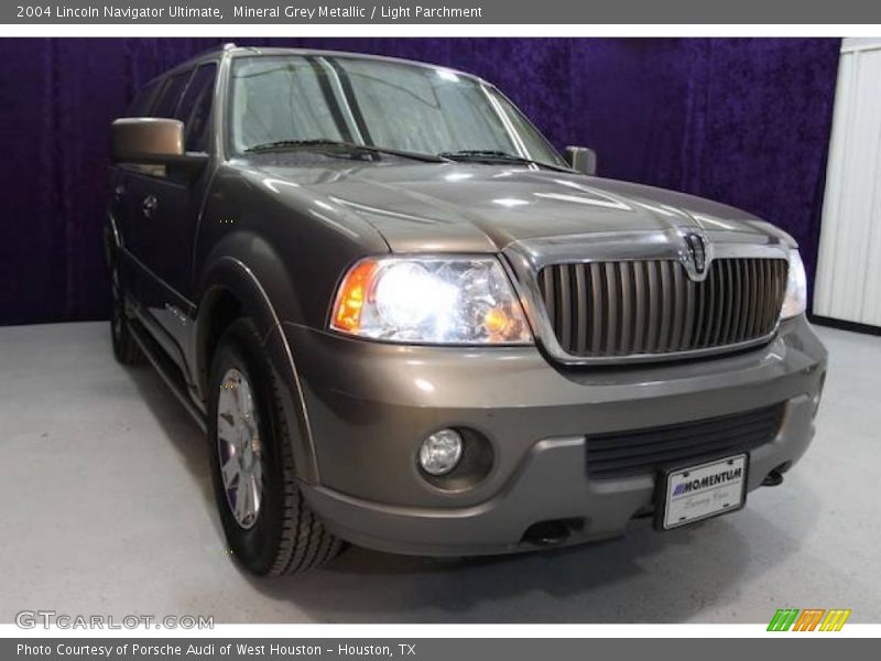 Mineral Grey Metallic / Light Parchment 2004 Lincoln Navigator Ultimate
