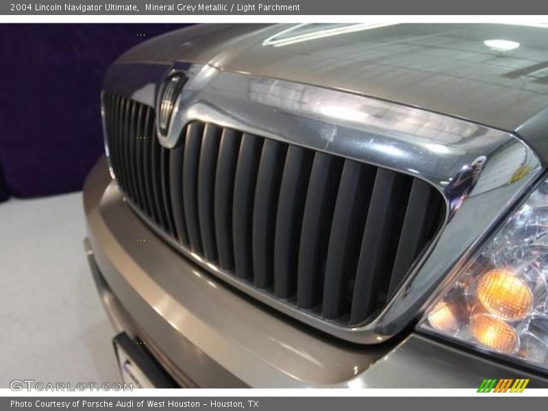Mineral Grey Metallic / Light Parchment 2004 Lincoln Navigator Ultimate