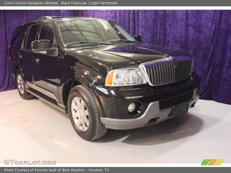Black Clearcoat / Light Parchment 2004 Lincoln Navigator Ultimate