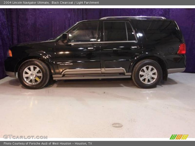 Black Clearcoat / Light Parchment 2004 Lincoln Navigator Ultimate