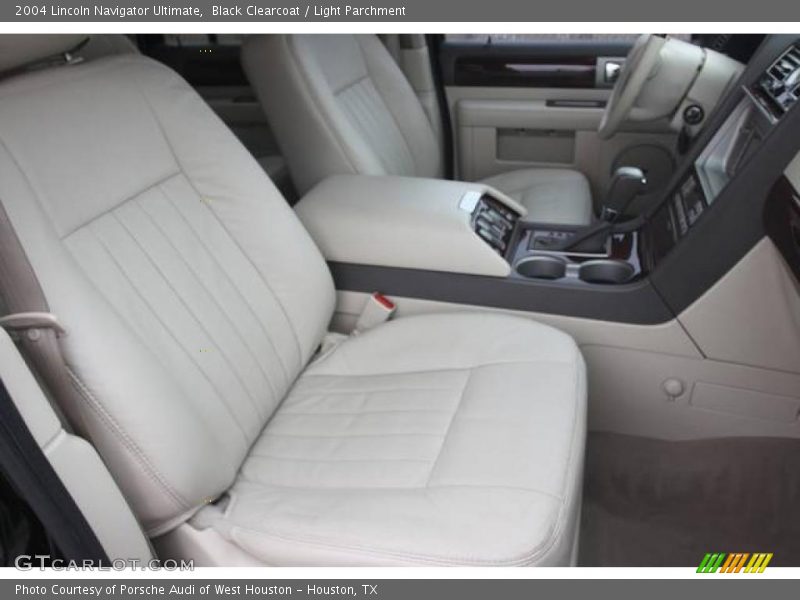 Black Clearcoat / Light Parchment 2004 Lincoln Navigator Ultimate