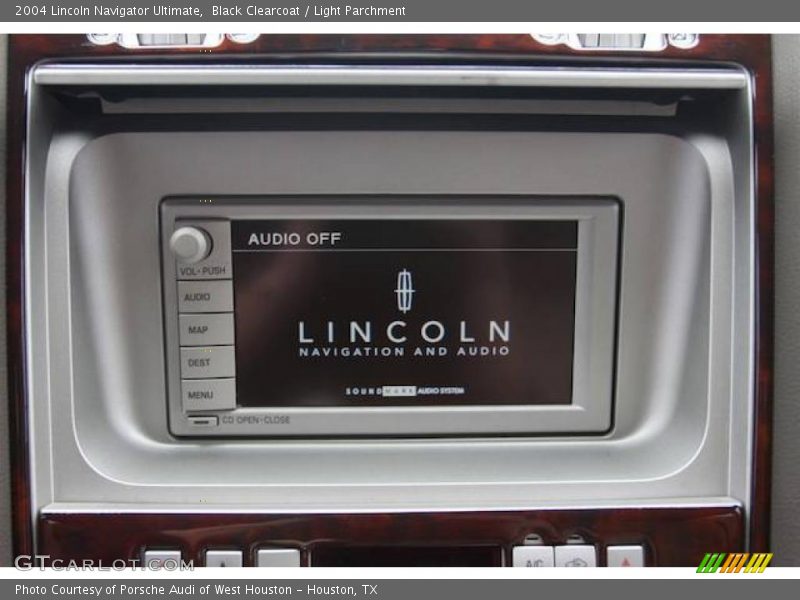 Black Clearcoat / Light Parchment 2004 Lincoln Navigator Ultimate