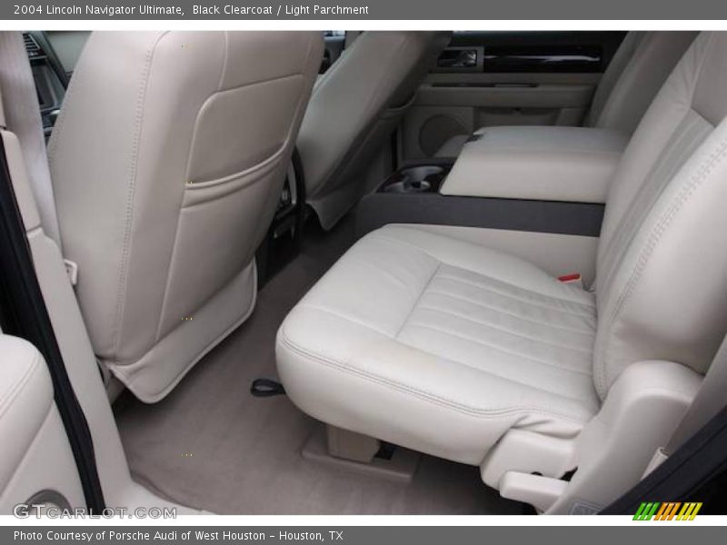 Black Clearcoat / Light Parchment 2004 Lincoln Navigator Ultimate