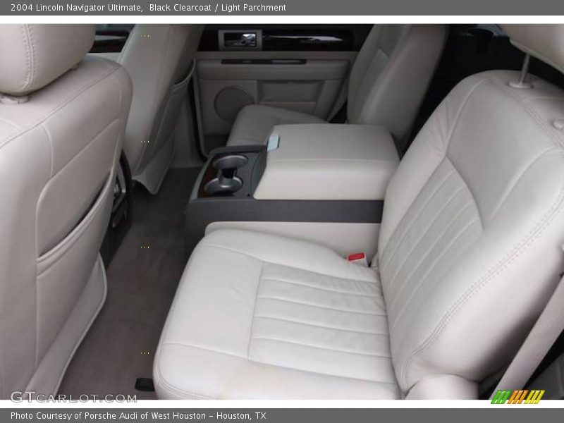 Black Clearcoat / Light Parchment 2004 Lincoln Navigator Ultimate