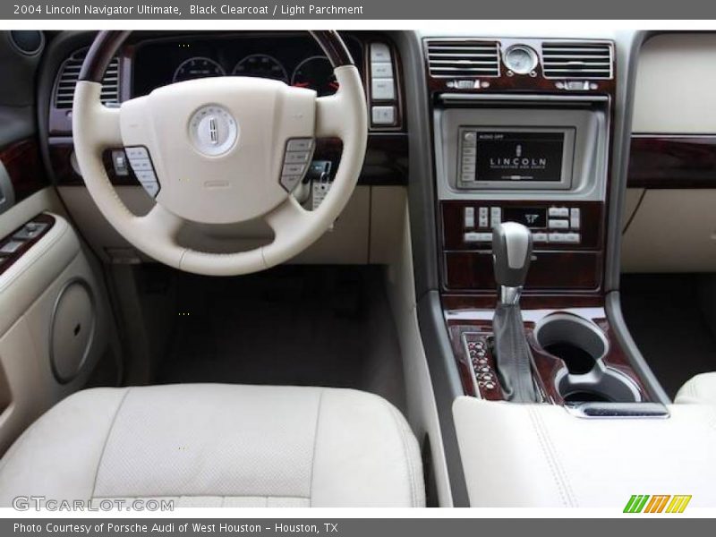 Black Clearcoat / Light Parchment 2004 Lincoln Navigator Ultimate