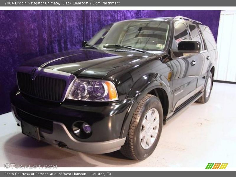 Black Clearcoat / Light Parchment 2004 Lincoln Navigator Ultimate