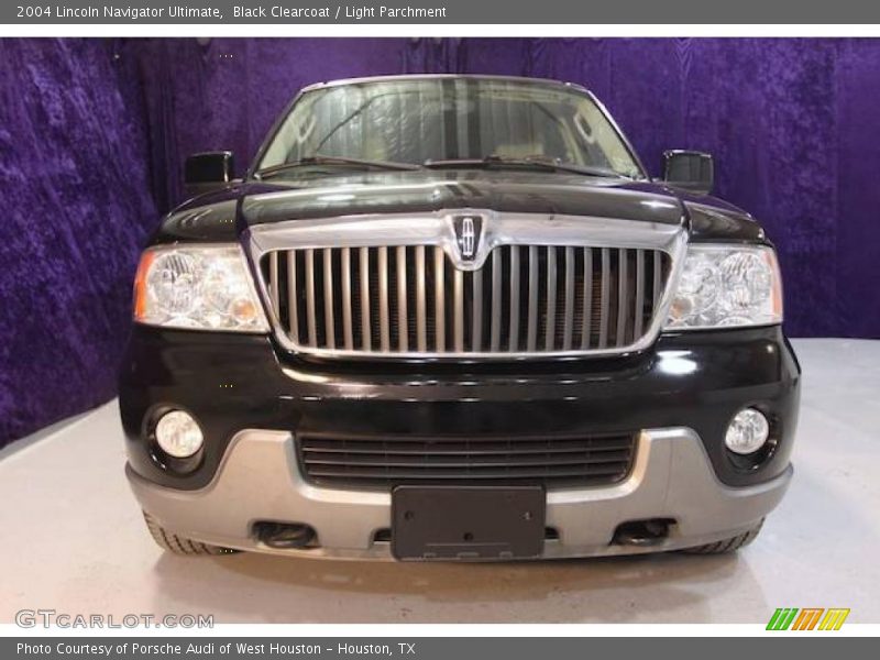 Black Clearcoat / Light Parchment 2004 Lincoln Navigator Ultimate