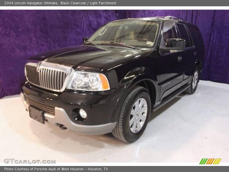 Black Clearcoat / Light Parchment 2004 Lincoln Navigator Ultimate