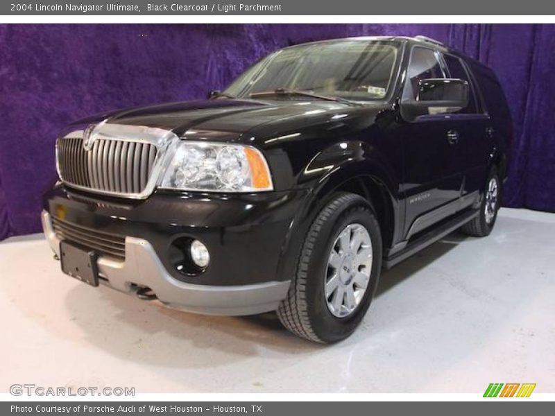 Black Clearcoat / Light Parchment 2004 Lincoln Navigator Ultimate