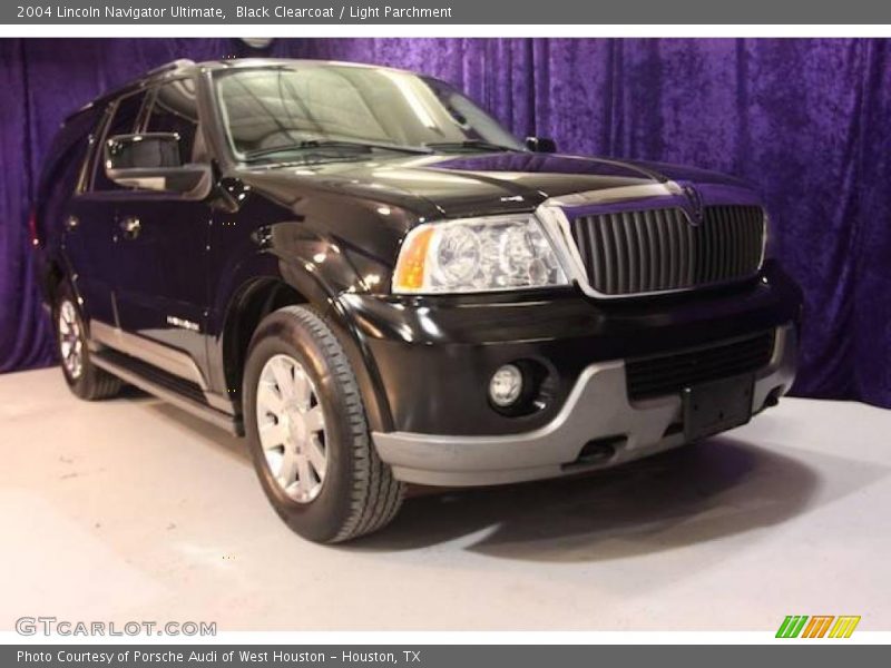 Black Clearcoat / Light Parchment 2004 Lincoln Navigator Ultimate