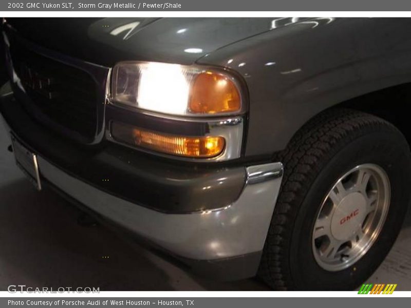 Storm Gray Metallic / Pewter/Shale 2002 GMC Yukon SLT