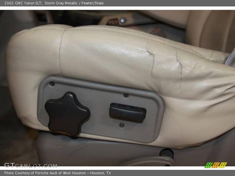 Storm Gray Metallic / Pewter/Shale 2002 GMC Yukon SLT