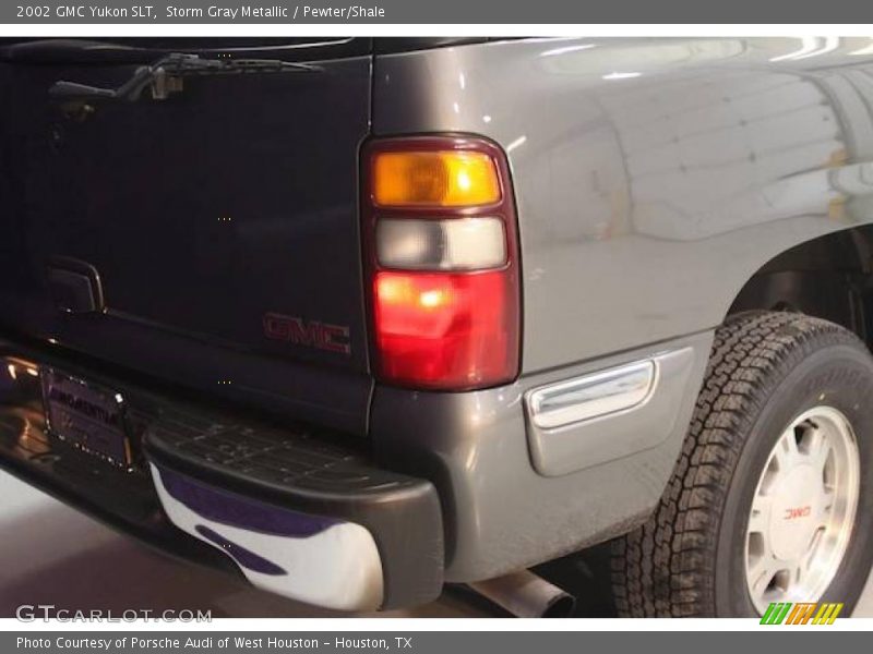 Storm Gray Metallic / Pewter/Shale 2002 GMC Yukon SLT