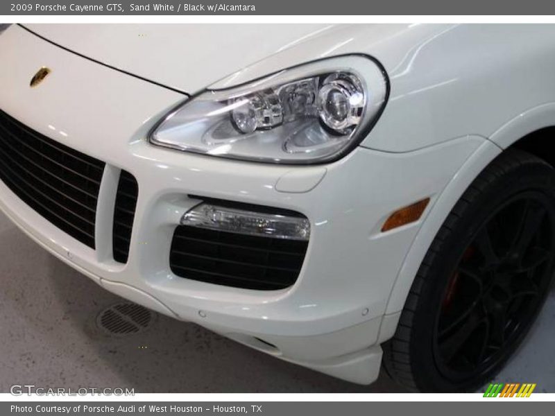 Sand White / Black w/Alcantara 2009 Porsche Cayenne GTS