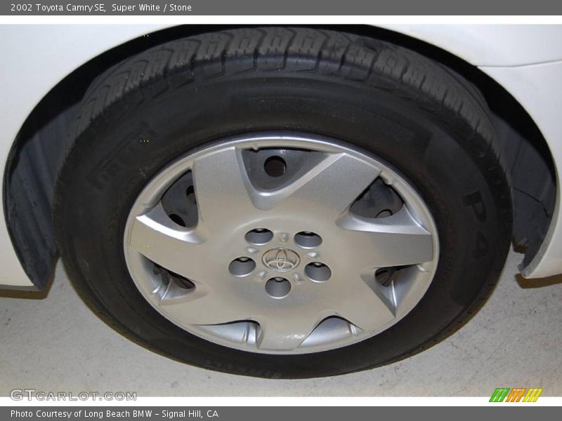 Super White / Stone 2002 Toyota Camry SE
