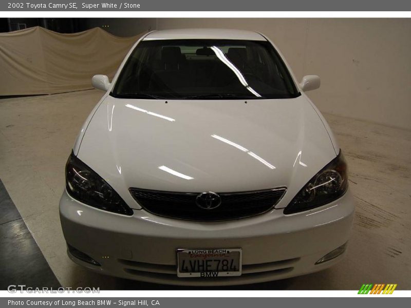 Super White / Stone 2002 Toyota Camry SE