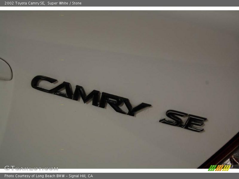Super White / Stone 2002 Toyota Camry SE