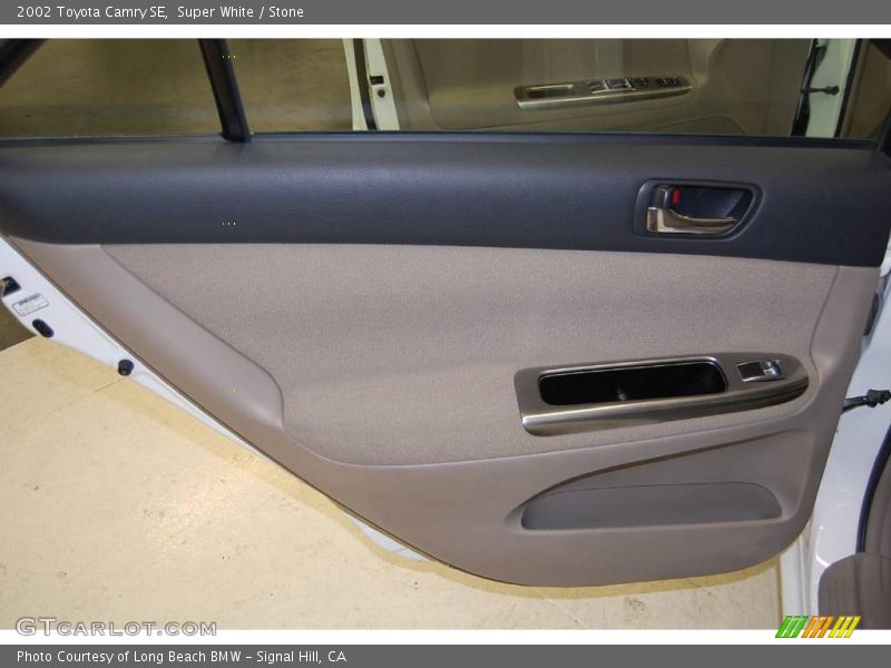 Super White / Stone 2002 Toyota Camry SE