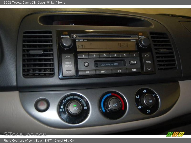 Super White / Stone 2002 Toyota Camry SE