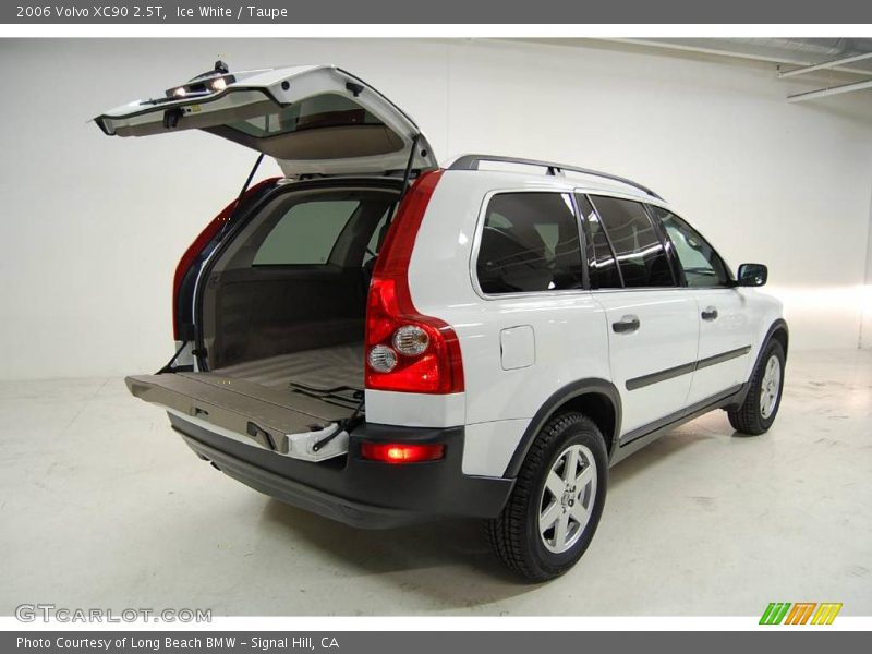 Ice White / Taupe 2006 Volvo XC90 2.5T