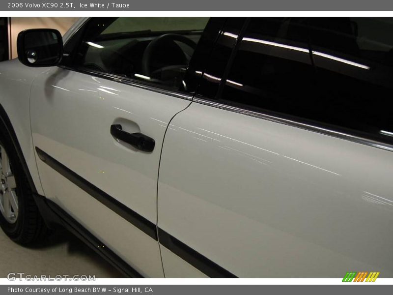 Ice White / Taupe 2006 Volvo XC90 2.5T
