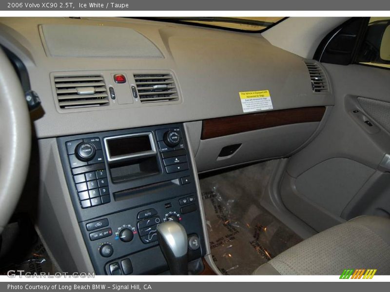 Ice White / Taupe 2006 Volvo XC90 2.5T