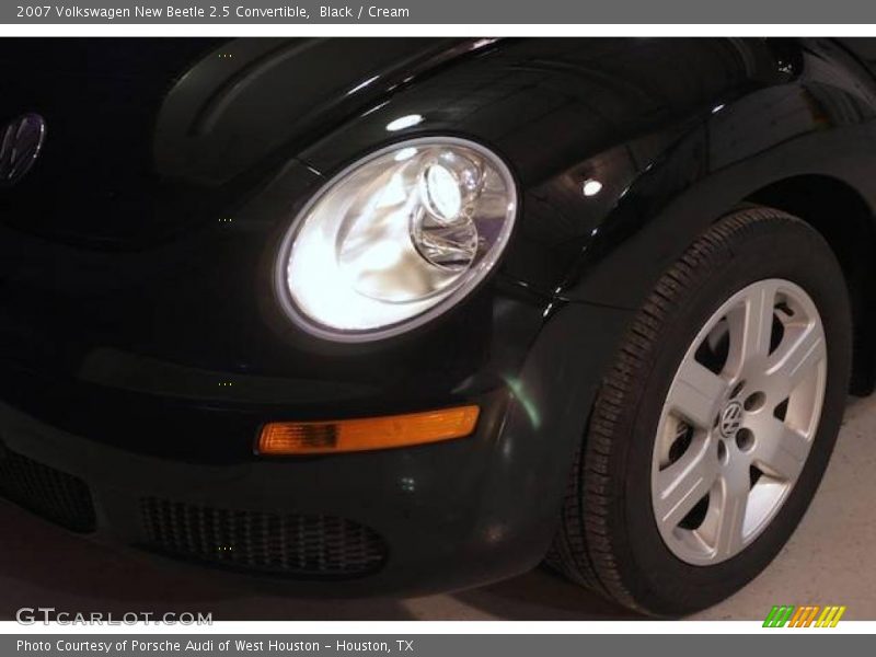 Black / Cream 2007 Volkswagen New Beetle 2.5 Convertible