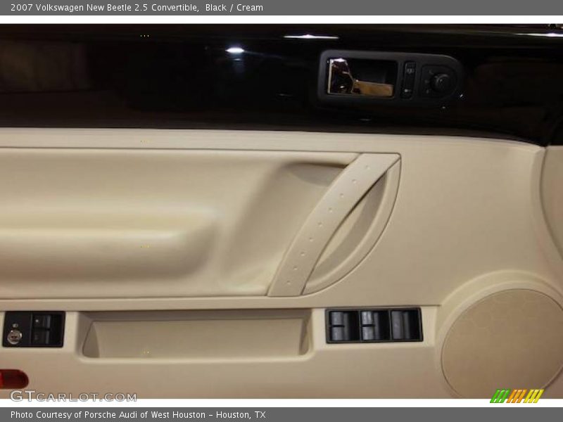 Black / Cream 2007 Volkswagen New Beetle 2.5 Convertible