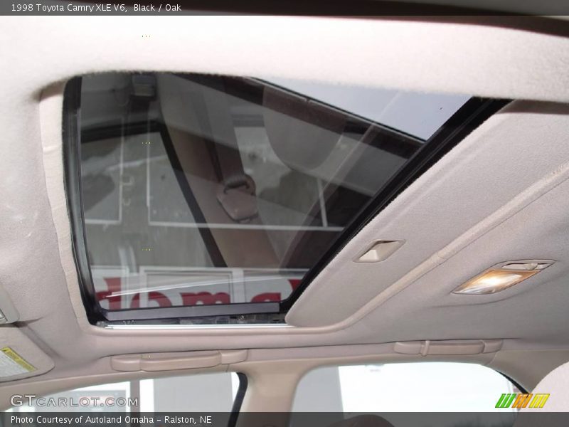 Black / Oak 1998 Toyota Camry XLE V6