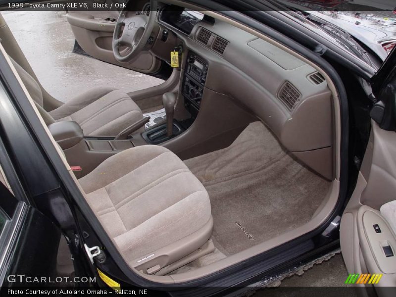 Black / Oak 1998 Toyota Camry XLE V6