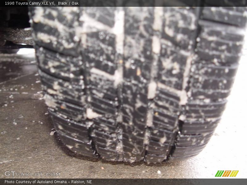 Black / Oak 1998 Toyota Camry XLE V6