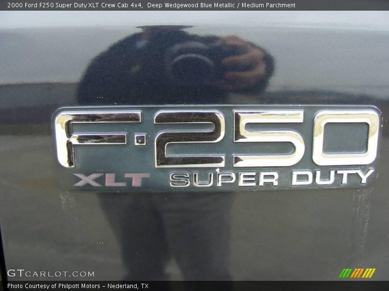 Deep Wedgewood Blue Metallic / Medium Parchment 2000 Ford F250 Super Duty XLT Crew Cab 4x4