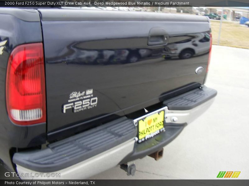 Deep Wedgewood Blue Metallic / Medium Parchment 2000 Ford F250 Super Duty XLT Crew Cab 4x4