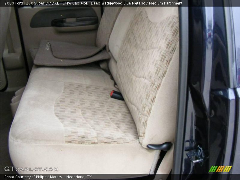 Deep Wedgewood Blue Metallic / Medium Parchment 2000 Ford F250 Super Duty XLT Crew Cab 4x4