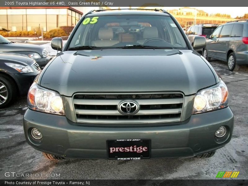 Oasis Green Pearl / Gray 2005 Toyota Highlander V6 4WD