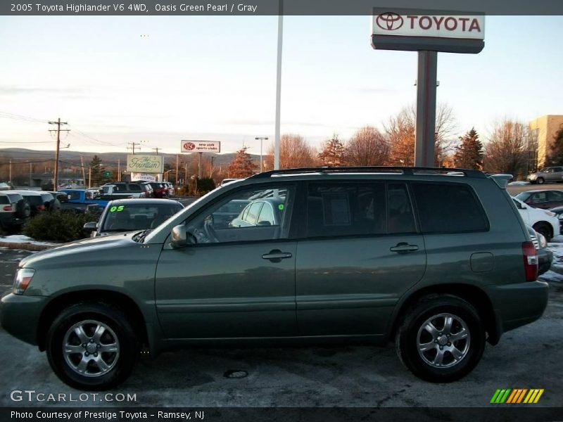 Oasis Green Pearl / Gray 2005 Toyota Highlander V6 4WD