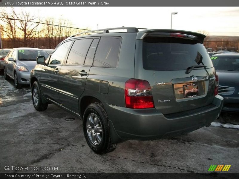 Oasis Green Pearl / Gray 2005 Toyota Highlander V6 4WD