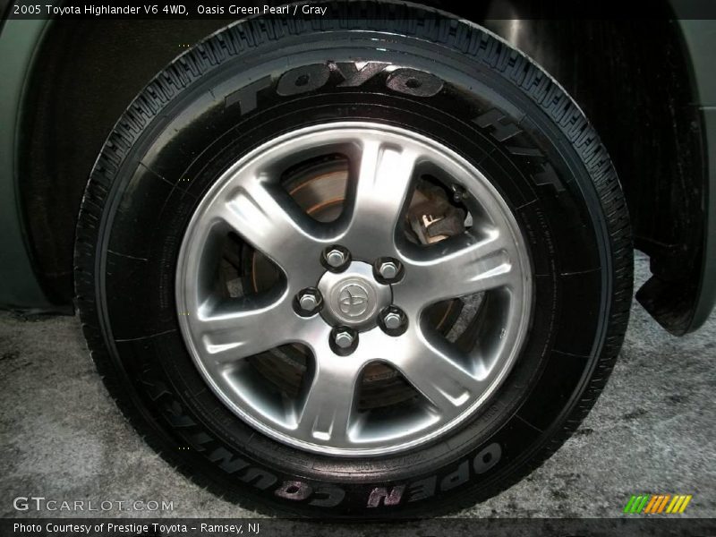 Oasis Green Pearl / Gray 2005 Toyota Highlander V6 4WD