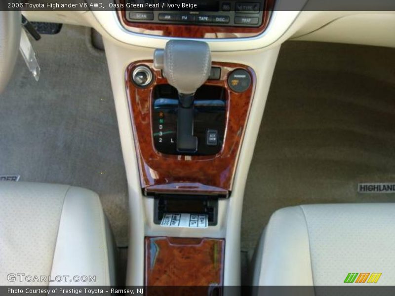 Oasis Green Pearl / Ivory Beige 2006 Toyota Highlander V6 4WD