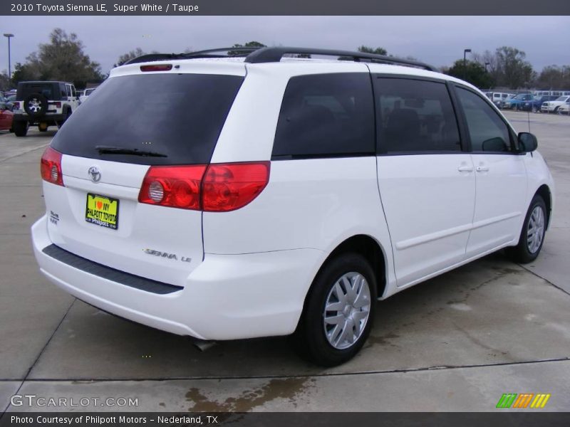 Super White / Taupe 2010 Toyota Sienna LE