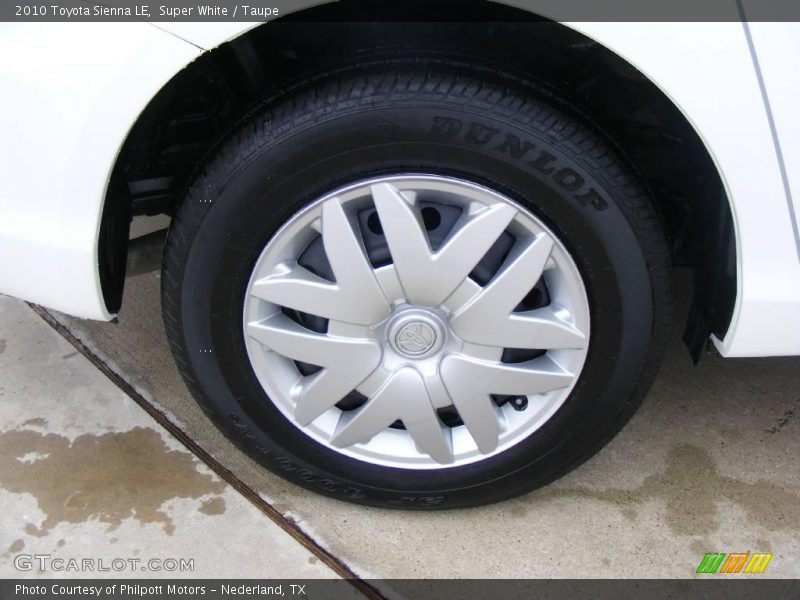 Super White / Taupe 2010 Toyota Sienna LE