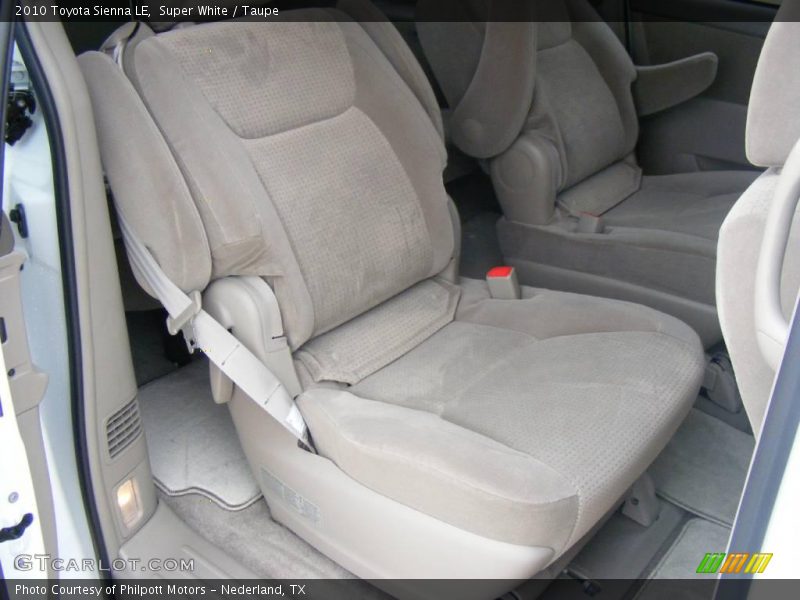 Super White / Taupe 2010 Toyota Sienna LE