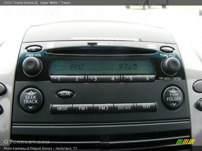 Super White / Taupe 2010 Toyota Sienna LE