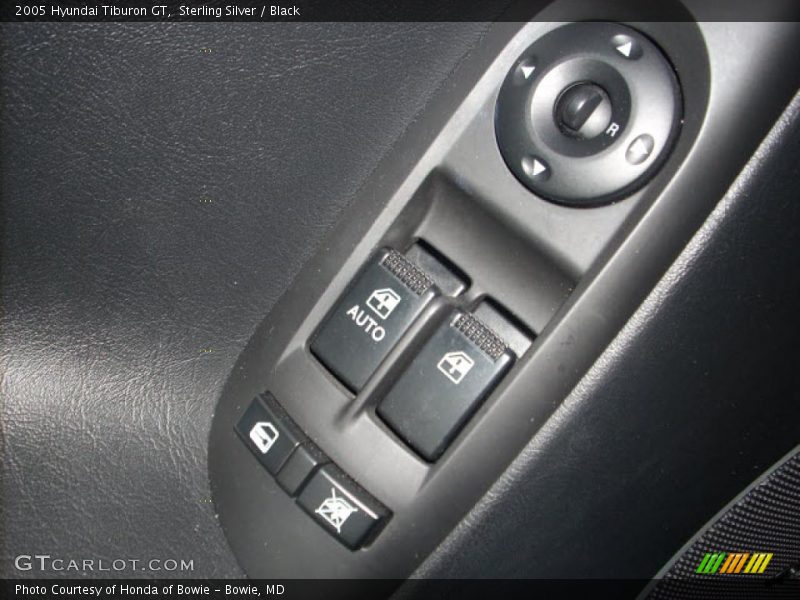 Sterling Silver / Black 2005 Hyundai Tiburon GT