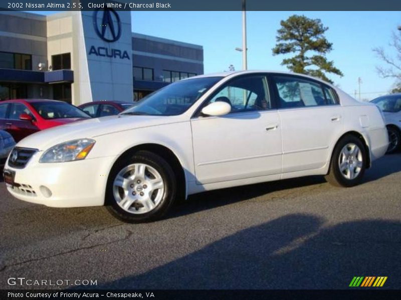 Cloud White / Charcoal Black 2002 Nissan Altima 2.5 S