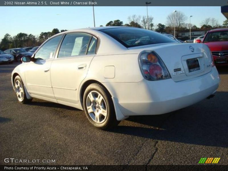 Cloud White / Charcoal Black 2002 Nissan Altima 2.5 S