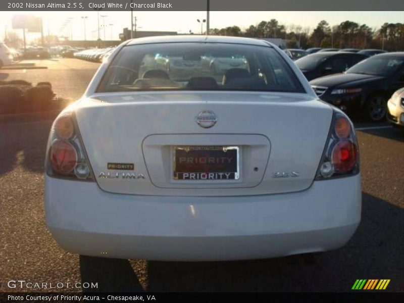 Cloud White / Charcoal Black 2002 Nissan Altima 2.5 S