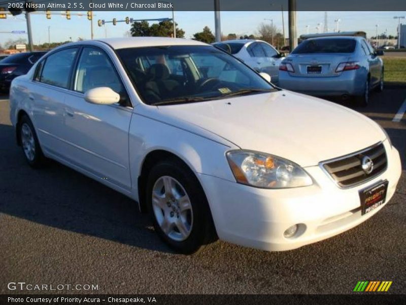Cloud White / Charcoal Black 2002 Nissan Altima 2.5 S