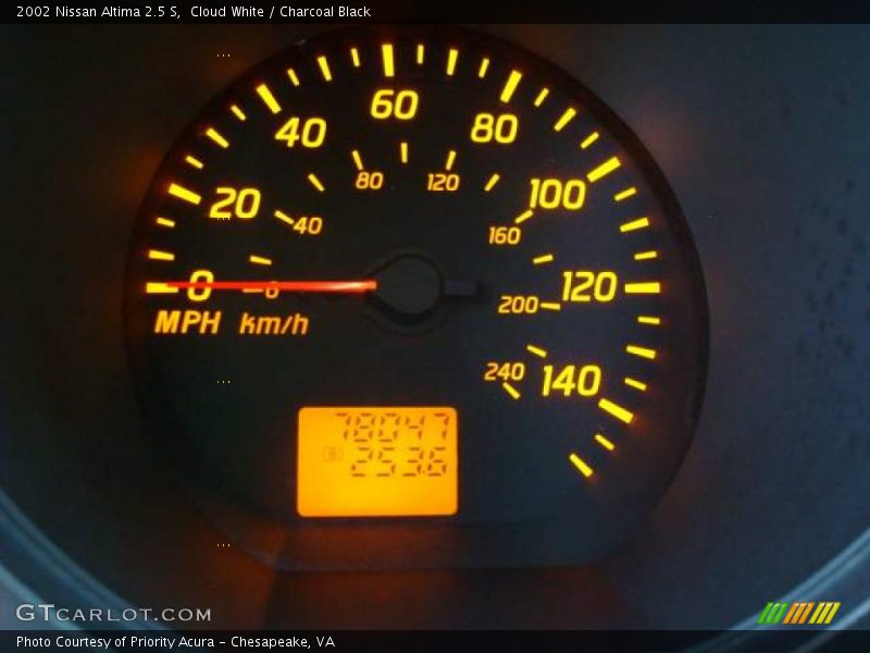 Cloud White / Charcoal Black 2002 Nissan Altima 2.5 S